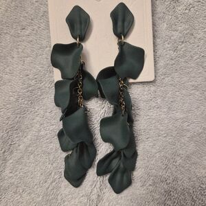 Elegant Green Leaf Drop Earrings